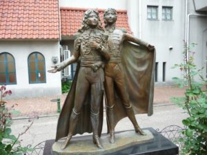 「ベルばら」生誕50年⁉今なお色あせない人気から学ぶ大人女性の生き方